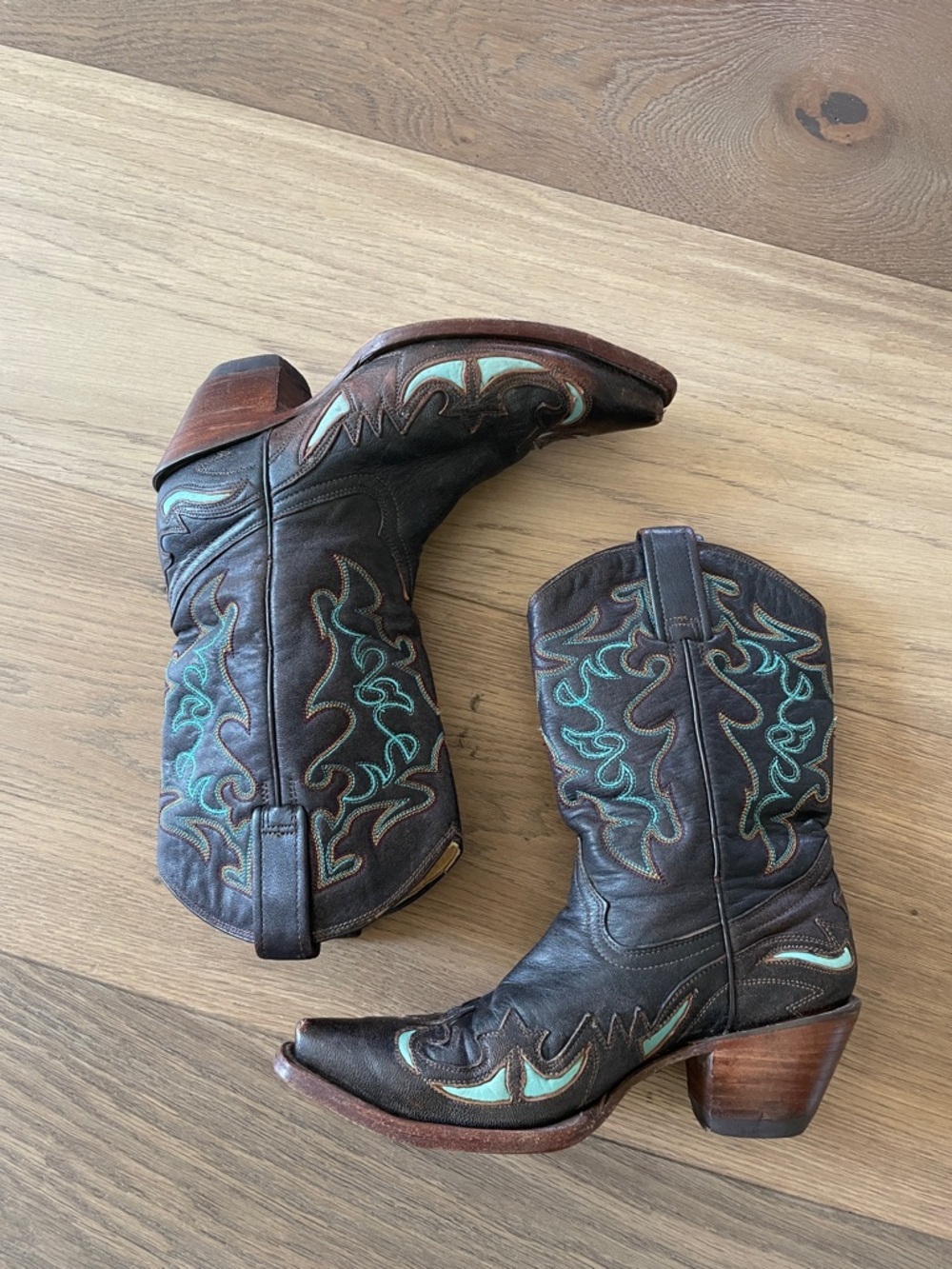 Corral Brown Leather Western Heeled Boots with Turquoise Stitching - Picture 3 of 10